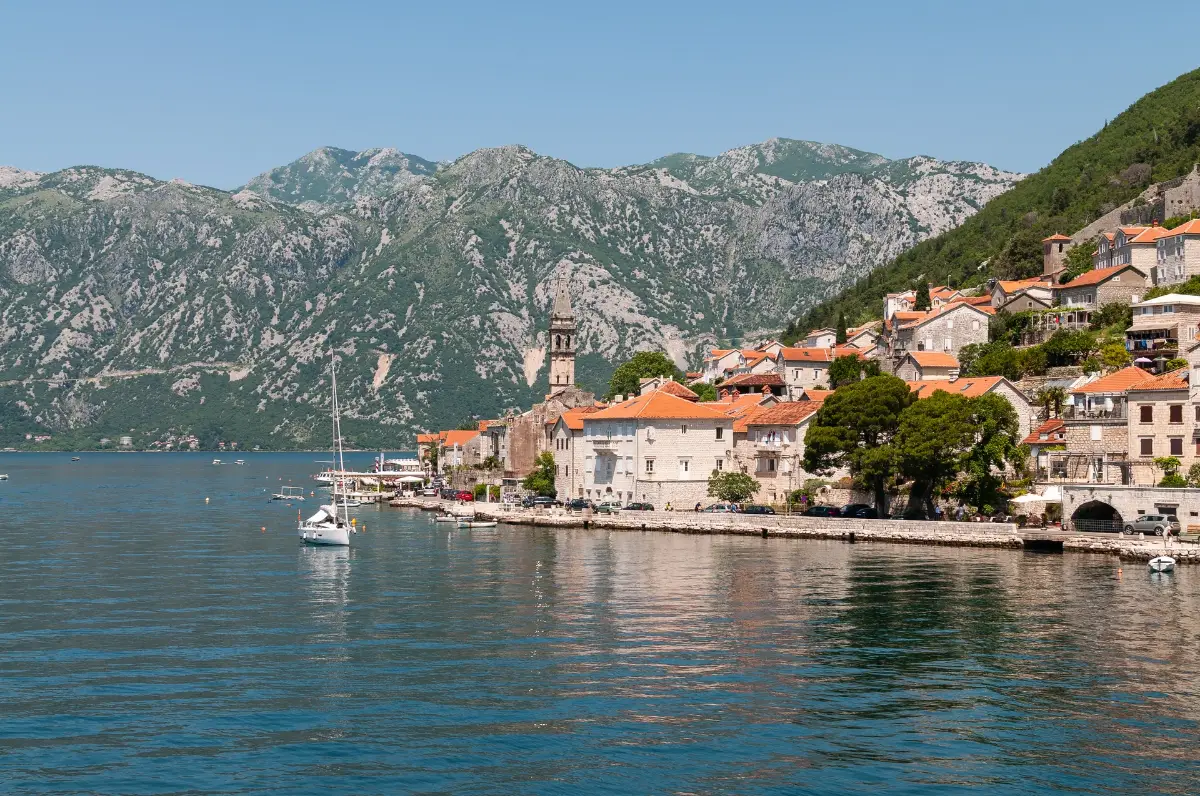 Transfer from Kotor to Dubrovnik Through the Experience of a Popular Travel Blogger